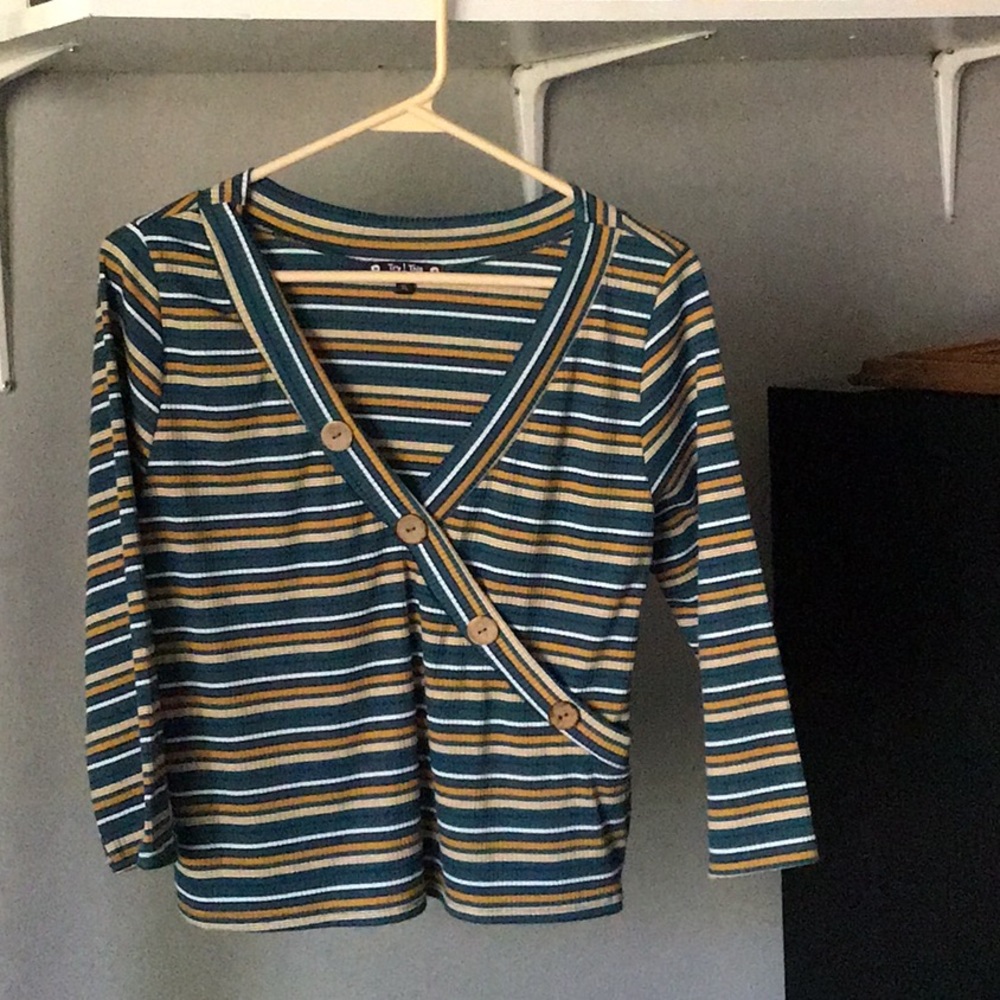 Knit top by Try! This size says XL